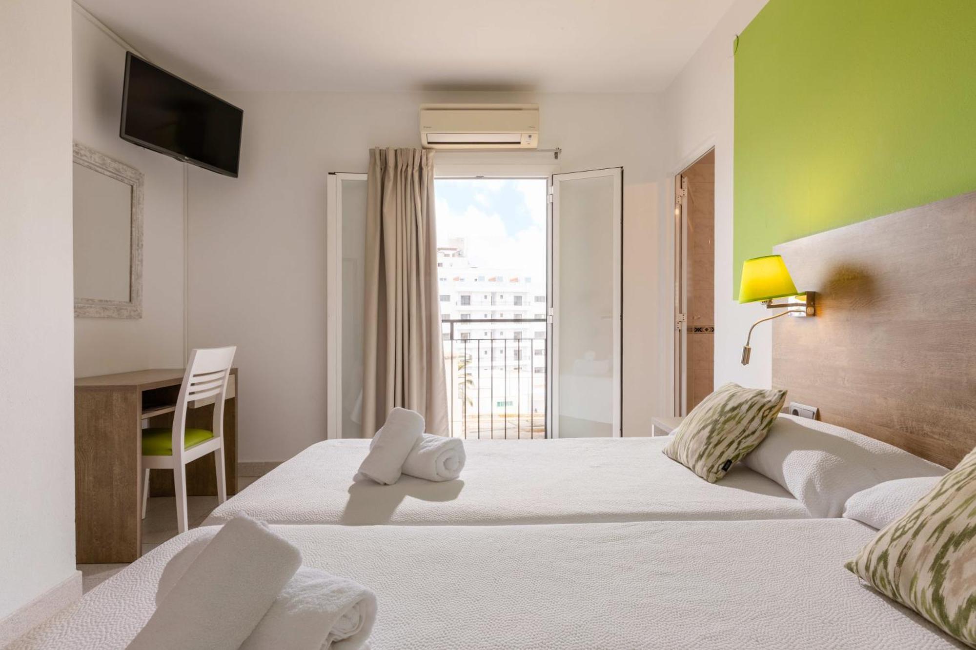 Hostal Mari San Antonio  Exteriér fotografie